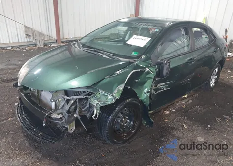 2015 Toyota Corolla Le z USA, uszkodzony, nr VIN 5YFBURHE7FP178567